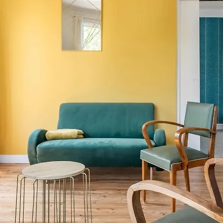 Bel Avec Garage Sur L'ile De Nantes