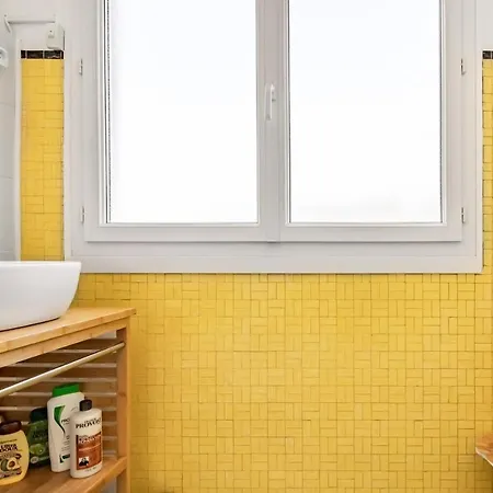 Bel Avec Garage Sur L'ile De *